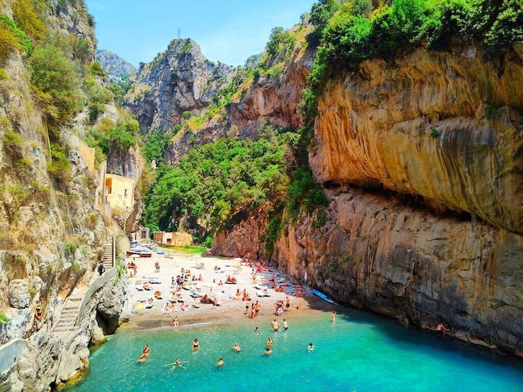 Comfort Apartment, Private Pool, City View | Beach