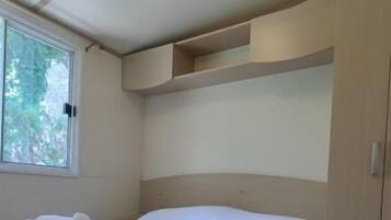 Desk, free WiFi