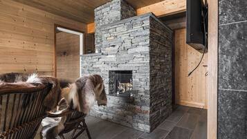 Apartment, 4 Bedrooms, Non Smoking, Mountain View | Interior