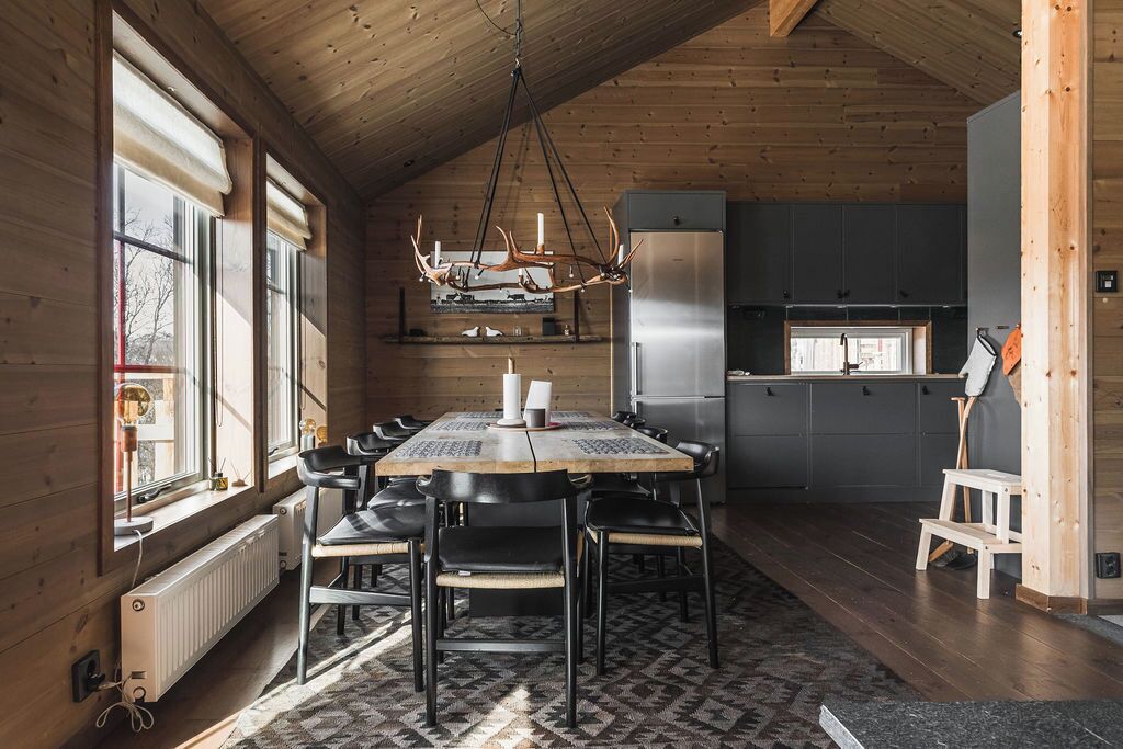 Apartment, 4 Bedrooms, Non Smoking, Mountain View | Dining