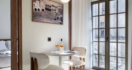 Volaka Luxury Suites `Ruby`