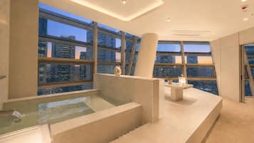 Bañera de hidromasaje privada