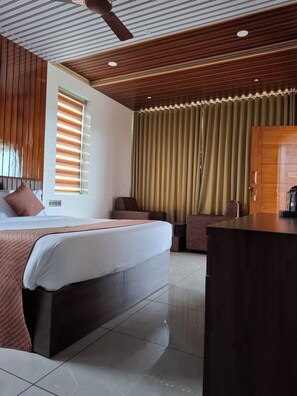 Deluxe Double Room, Mountain View - Merjins Paraiso (Vagamon)