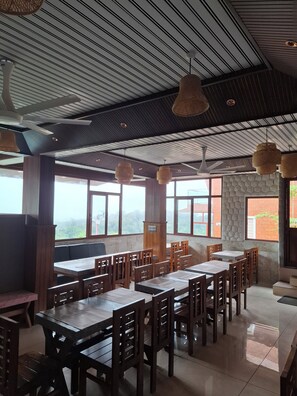Dining - Merjins Paraiso (Vagamon)