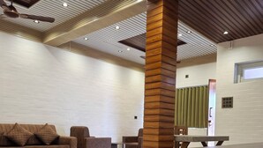 Quadruple Room, Balcony, Mountain View | Bahagian dalam