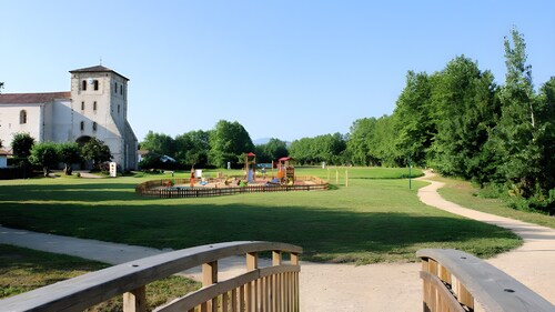 Holiday Home "Gîte Karrikartea" with Private Terrace, Garden & Wi-Fi