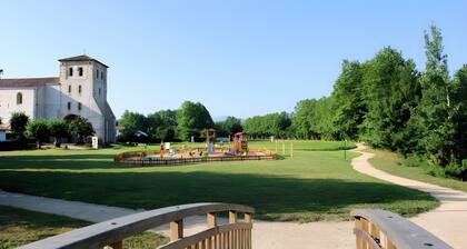Holiday Home "Gîte Karrikartea" with Private Terrace, Garden & Wi-Fi