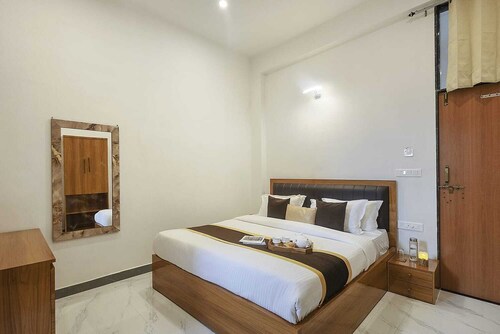 Aora Hotels And Villas 