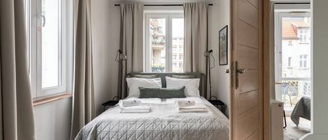 Deluxe Apartment, Balcony, Beachside | Premium bedding, iron/ironing board, cribs (surcharge), WiFi (free)