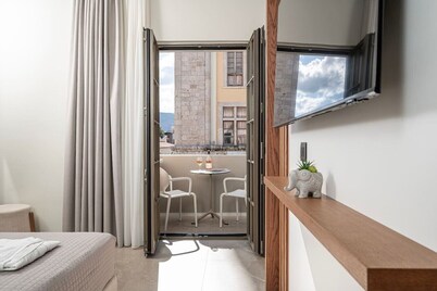 Volaka Luxury Suites `Emerald`