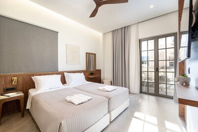 Volaka Luxury Suites `Emerald`