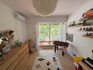 Games room - Large apartment in the heart of the 7th district - 5min from the old port (Marseille)
