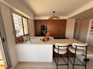 Private kitchen - Large apartment in the heart of the 7th district - 5min from the old port (Marseille)