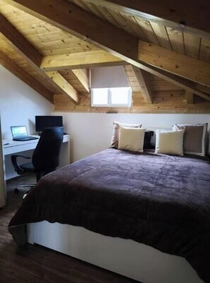 WiFi, bed sheets