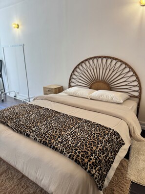 1 habitación, tabla de planchar con plancha y acceso a internet 