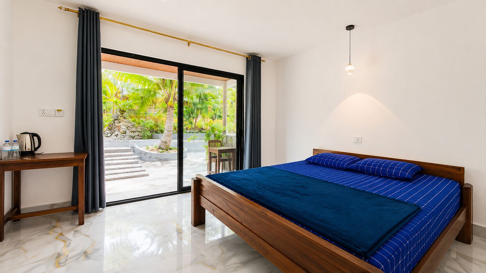 Desk, free WiFi, bed sheets