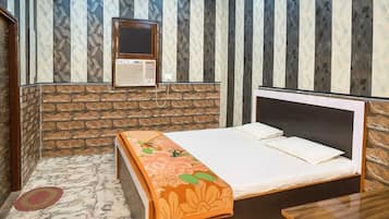 Deluxe Room | Rollaway beds, free WiFi, bed sheets