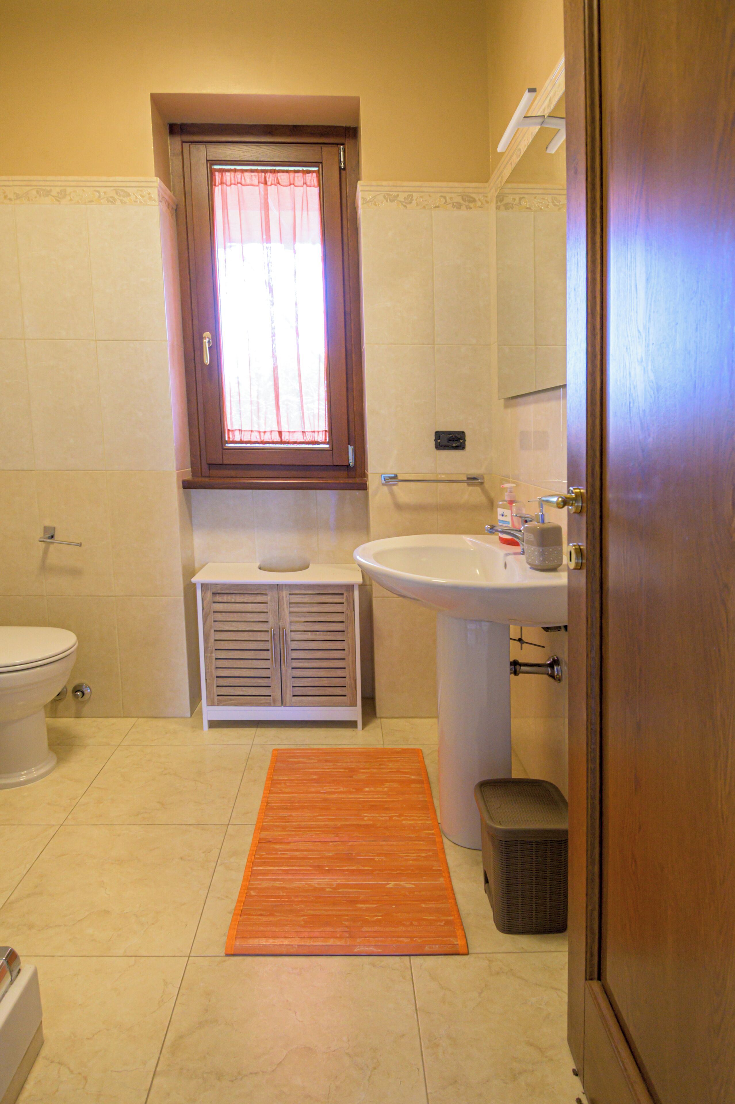 Doccia, asciugacapelli, bidet, asciugamani