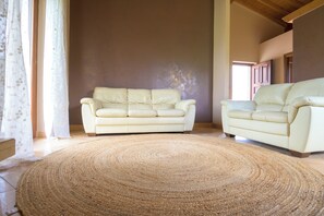 Interior - B&B Villa of 80sqm for exclusive use surrounded by 1000sqm equipped garden (Carbognano)
