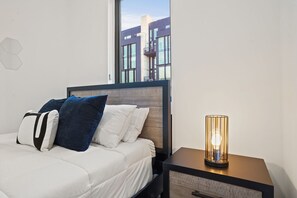 1 slaapkamer, een strijkplank/strijkijzer, wifi, beddengoed