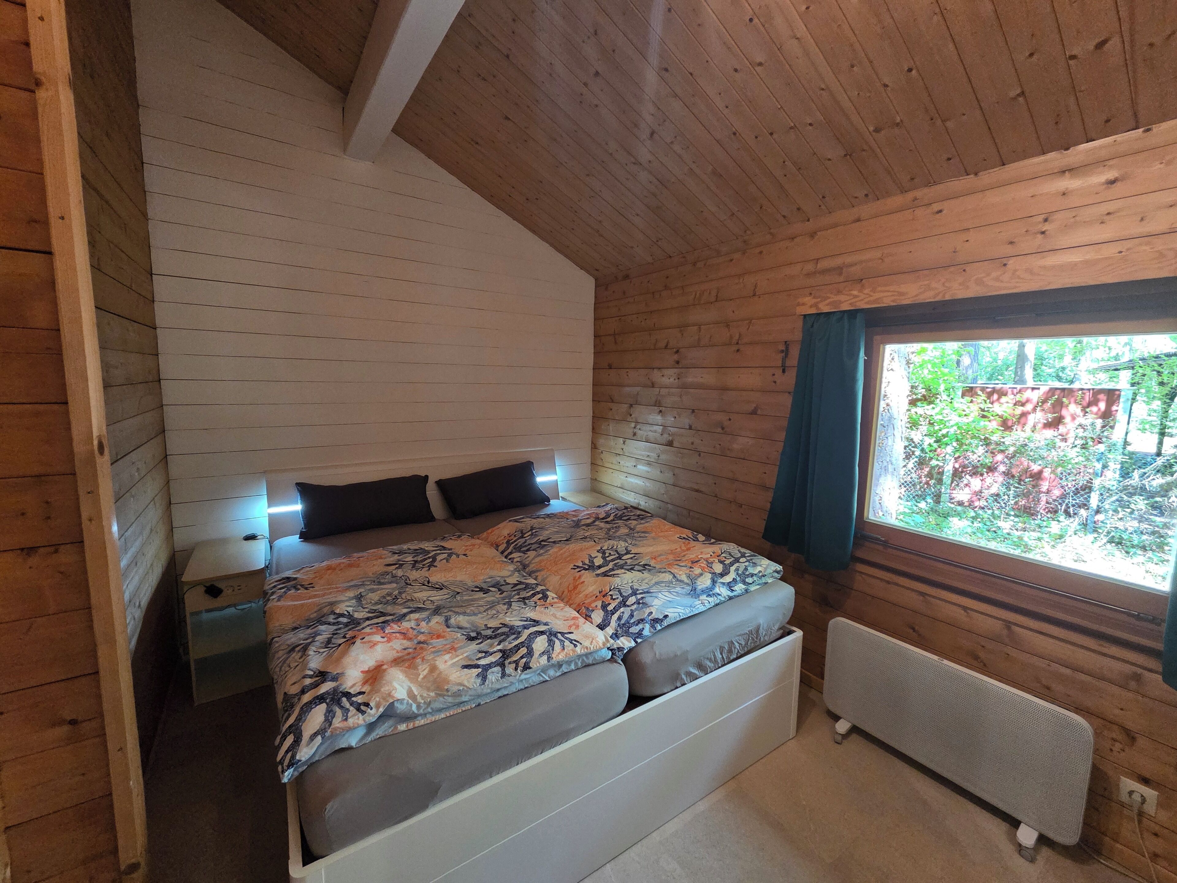 2 Schlafzimmer, Reisekinderbett, kostenloses WLAN, Bettwäsche