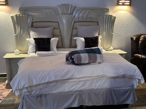 Habitación familiar con 1 cama doble o 2 individuales, vistas al jardín