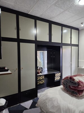 Deluxe Room, Balcony, Garden View | Interior - One love suites (Mokopane)