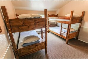 2 bedrooms, iron/ironing board, WiFi, bed sheets - 2 Bedroom Condo Right on Ideal Beach; Slps 8; Balcony, 4 nights; July 13-17,2026 (Garden City)