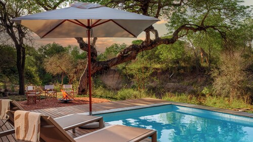 Nomads Den - Safari Villa North - Private heated pool and riverbed views