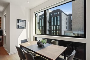 Dining - The Monroe 6: Elegant Penthouse Heart of Downtown DC (Washington)