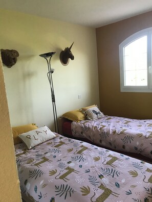 Iron/ironing board, WiFi, bed sheets - Vrbo Property (Toulaud)