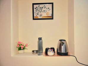 Standard Apartment, City View | Coffee and/or coffee maker - The Green Homez (Bengaluru)