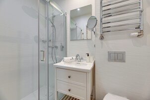 Apartamento conforto, para não fumantes, cozinha americana | Banheiro