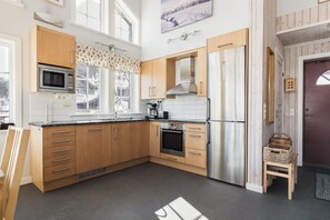 Apartment, 5 Schlafzimmer, Haustiere nicht gestattet, Bergblick | Eigene Küche | Kühlschrank, Mikrowelle, Ofen, Herdplatte