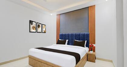 Classic Townhouse Geeta Nagar Metro