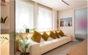 Living area - Vrbo Property (Roma)