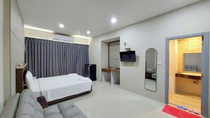 Desk, free WiFi - LK Resort (Bang Lamung)