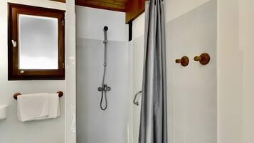 Douche, serviettes fournies
