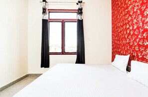 Allergikerbettwaren, Schreibtisch, schallisolierte Zimmer