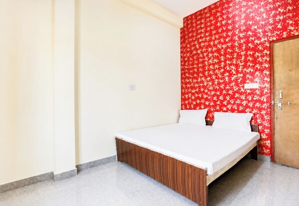 Roupas de cama antialérgicas, escrivaninha, quartos à prova de som