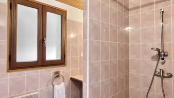 Douche, serviettes fournies