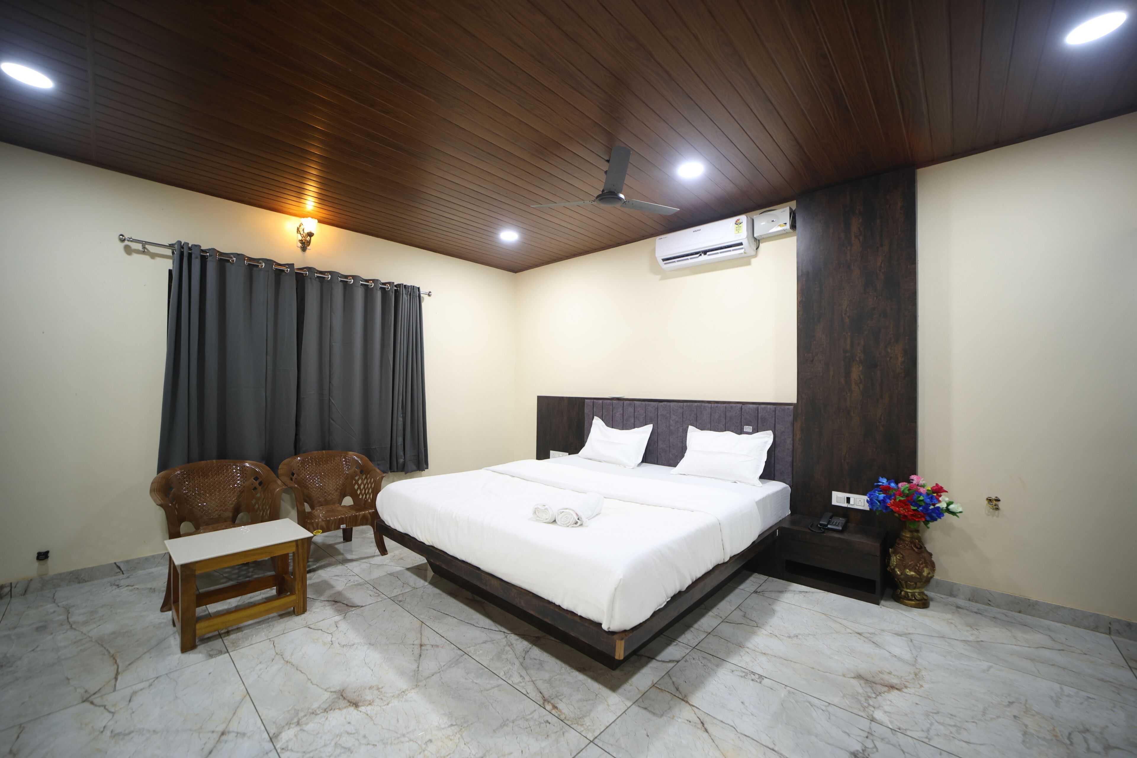 Family Room | Free WiFi