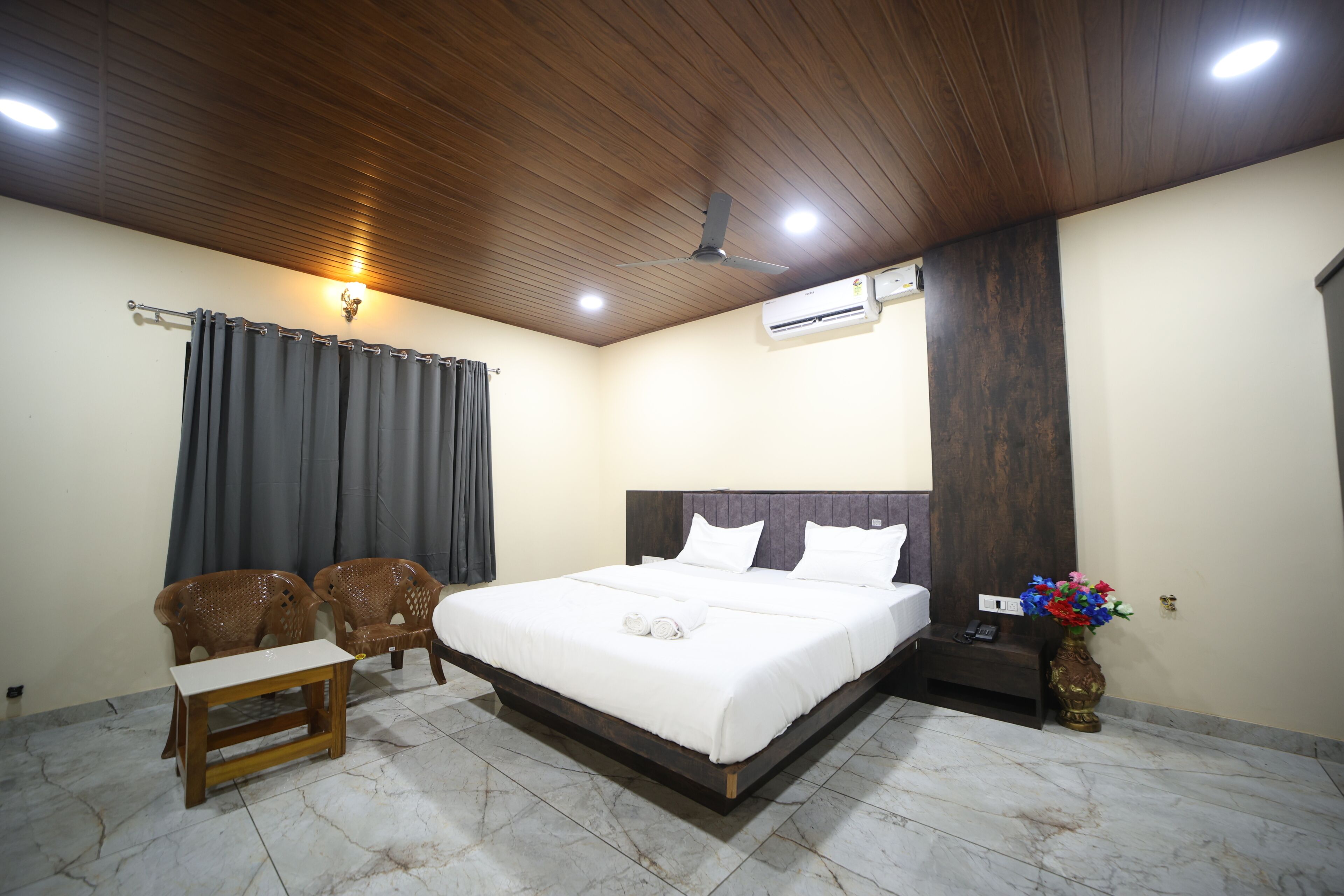Family Room | Free WiFi