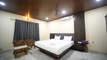 Family Room | Free WiFi