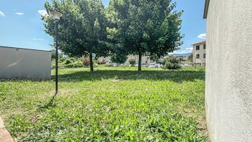 Apartment, 3 Bedrooms, Balcony, Garden View | Property grounds