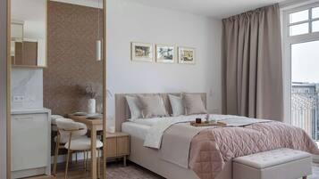 Desk, iron/ironing board, travel cot, WiFi
