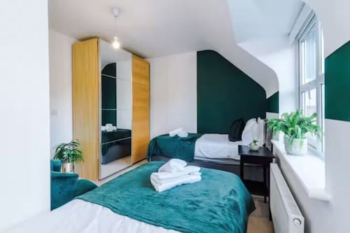 Spacious 4BR Home | Ideal for Contractors & Business Stays