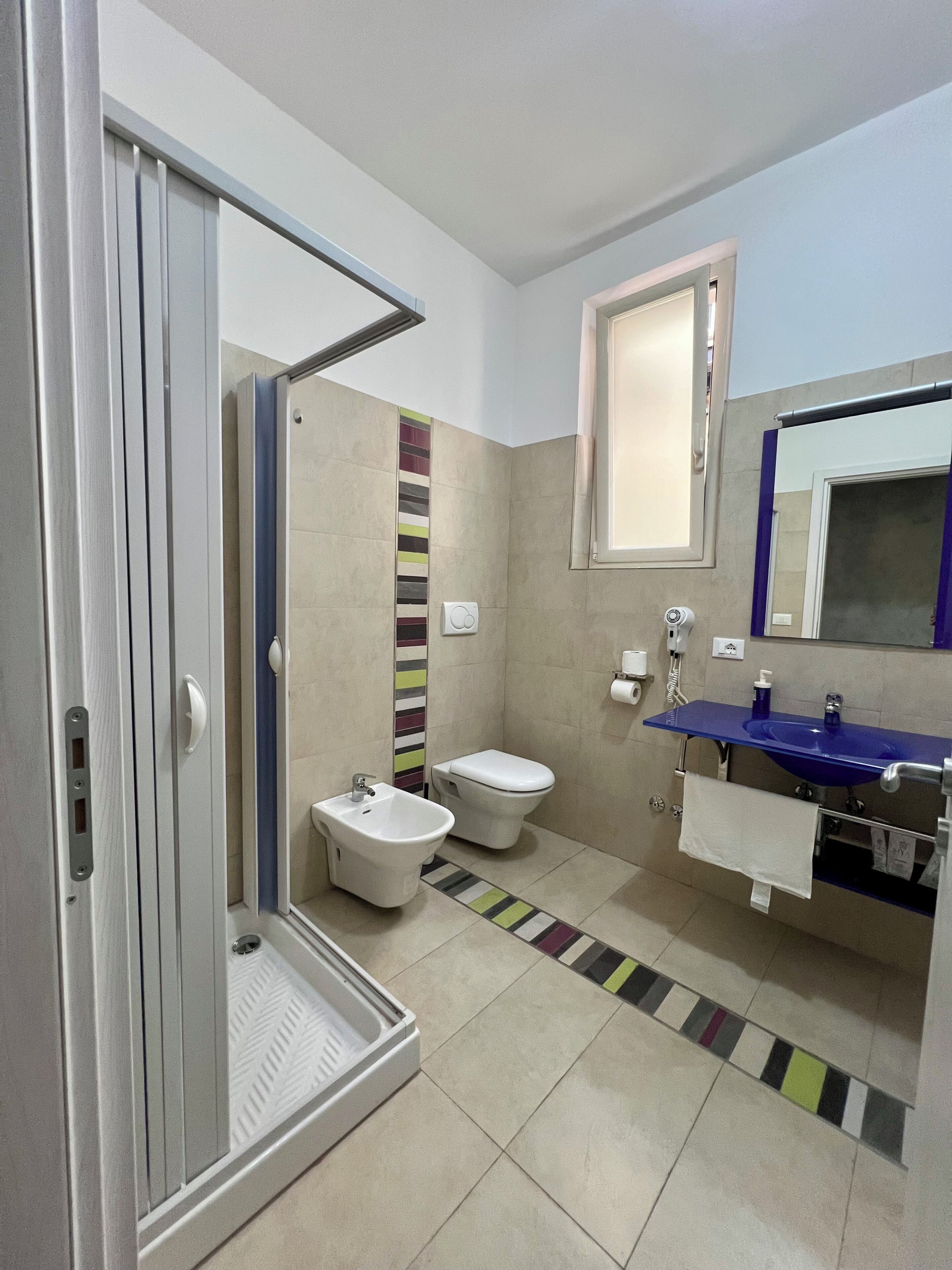 Familien-Vierbettzimmer | Badezimmer