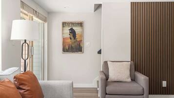 TV, fireplace, offices