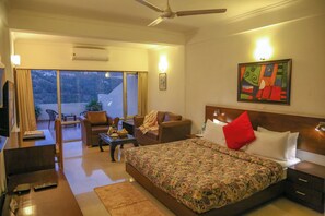 Luxury Double Room, Balcony, Valley View | Laptop workspace, iron/ironing board, free WiFi - Misty Meadows Resort (Solan)